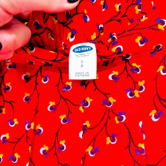 OLD NAVY Red floral skirt - Picture 6 of 6